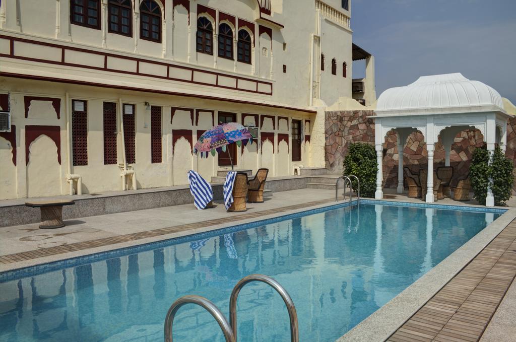 Amritara Surajgarh Fort Esterno foto