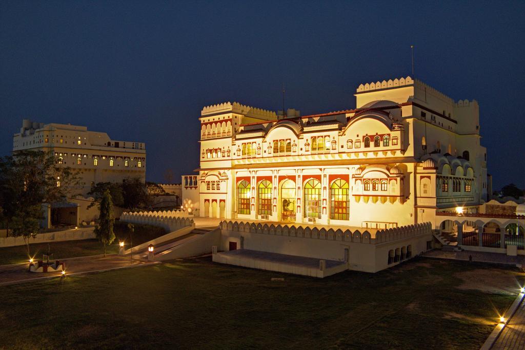 Amritara Surajgarh Fort Esterno foto