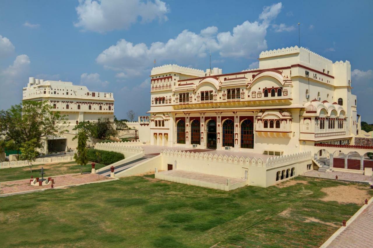 Amritara Surajgarh Fort Esterno foto