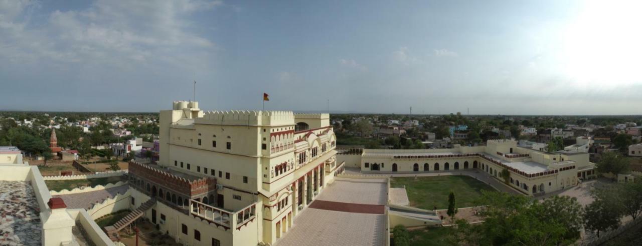 Amritara Surajgarh Fort Esterno foto